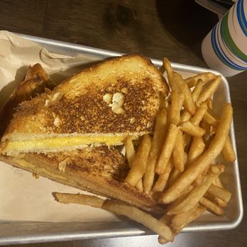 Pelican Brewing - Kids grilled cheese. Pretty tasteless but that's what kids like - Brewpubs Near Me - Rockaway Beach, Oregon