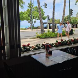 Cheeseburger In Paradise - Outside view from inside