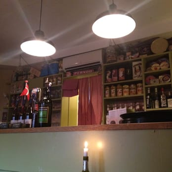 La Pétanque - Kitchen behind the pink curtains. - French Near Me - København K, 84