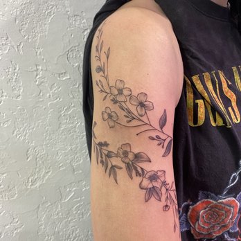 Eastwood Tattoos - Tattoo Near Me - Sisters, Oregon Eastwood Tattoos - Tattoo Near Me - Sisters, Oregon