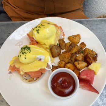 Zut On Fourth - Egg Benedict's - Mediterranean Near Me - Berkeley, California Zut On Fourth - Egg Benedict's - Mediterranean Near Me - Berkeley, California