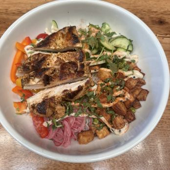 The Noble Fox - Buddha Bowl with Chicken - Burgers Near Me - Ashland, Oregon