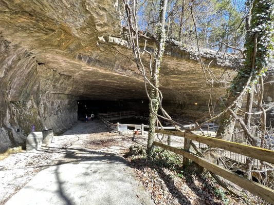 Photo of Cave Vineyard - Sainte Genevieve, MO, US.