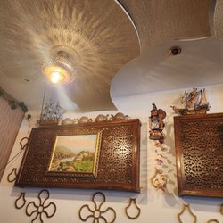 Faulkners - Fun decor
