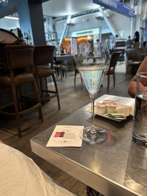 VINO VOLO by null
