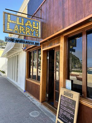 Luau Larry's by null