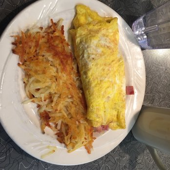 Goodfella's Diner - Denver Omelet with Hashbrowns - American Near Me - Longmont, Colorado