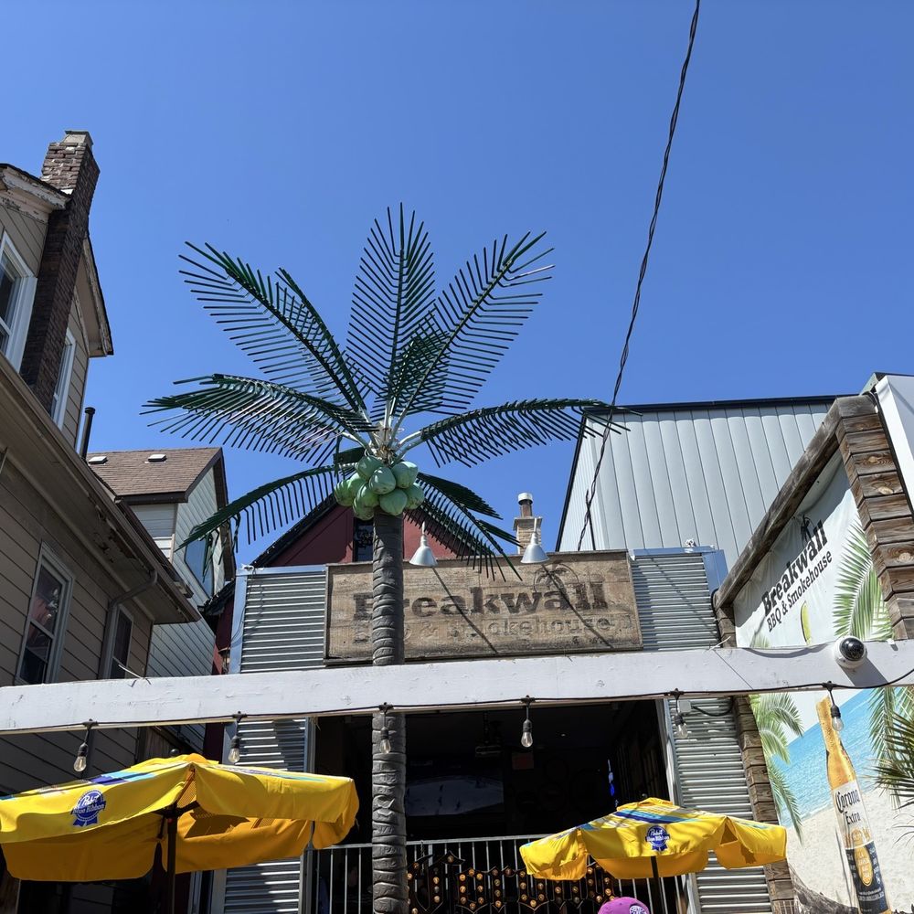 Breakwall BBQ - Barbeque Near Me - Toronto, Ontario