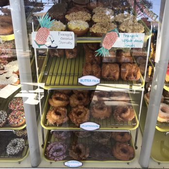 Dolly's Donuts - Donuts Near Me - Morro Bay, California