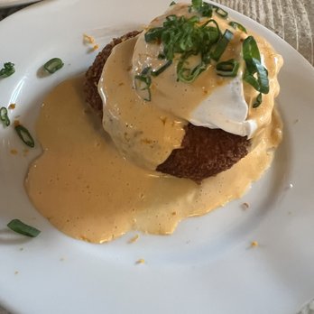 Bacari W 3rd - Egg and lobster - Breakfast & Brunch Near Me - Los Angeles, California