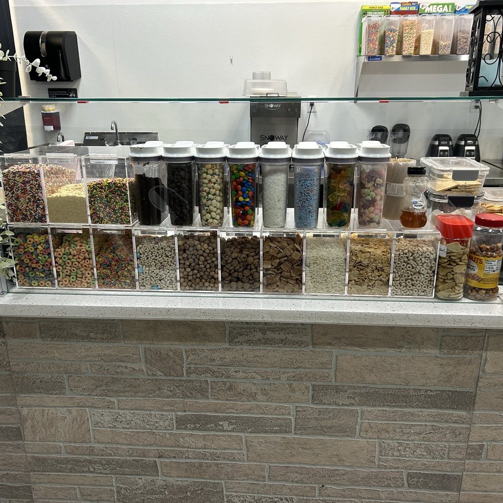 Milk Jar - Bridgewater Falls - Toppings for their ice creams - Bubble Tea Near Me - Hamilton, Ohio