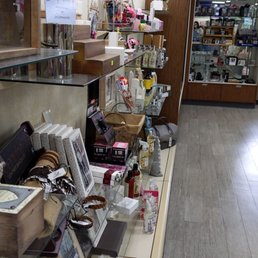 Amazing gifts and great selection of cards.