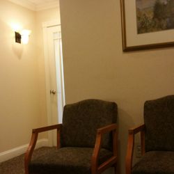 Advanced Endodontics - Standard waiting room.