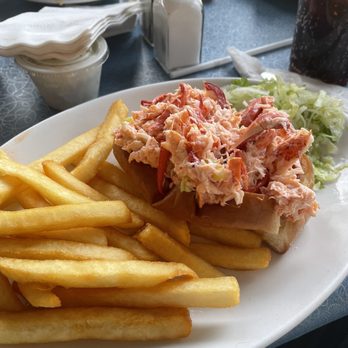 Spanky's Clam Shack - Lobster Roll - Seafood Near Me - Hyannis, Massachusetts