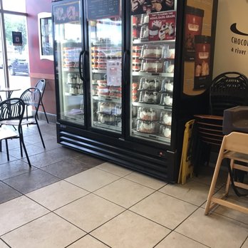 Cold Stone Creamery - Inside - Ice Cream & Frozen Yogurt Near Me - Louisville, Kentucky