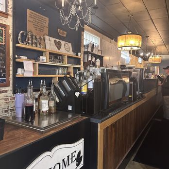La Belle Vie Cafe - Inside - Coffee & Tea Near Me - Saint Charles, Missouri
