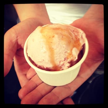 à la minute - Plum with citrus zest - Ice Cream & Frozen Yogurt Near Me - Redlands, California à la minute - Plum with citrus zest - Ice Cream & Frozen Yogurt Near Me - Redlands, California