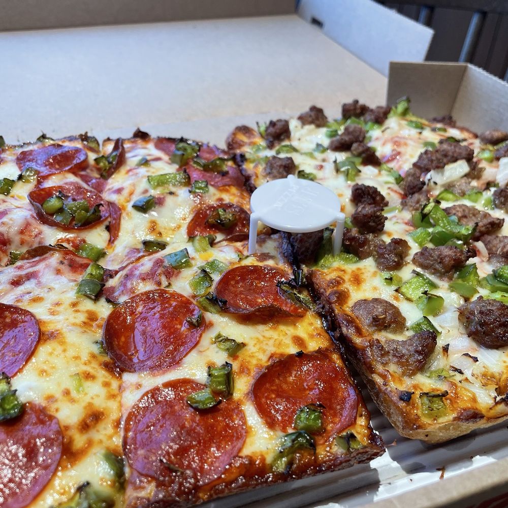 Jet's Pizza - 8 corner custom pizza - Pizza Near Me - Marquette, Michigan Jet's Pizza - 8 corner custom pizza - Pizza Near Me - Marquette, Michigan