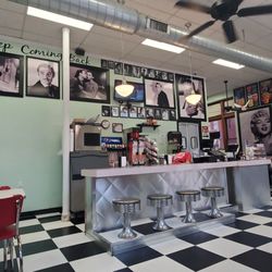 Boom-a-rang Diner