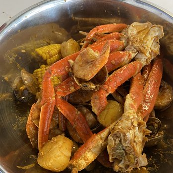 The Crawfish Hut - Seafood Near Me - Burien, Washington
