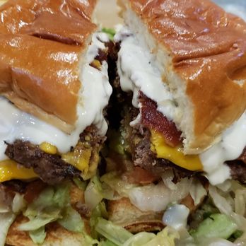 Buffalo Wild Wings - They tried to pass this off as a blue cheese burger. I paid extra for the bacon. - Chicken Wings Near Me - Tempe, Arizona