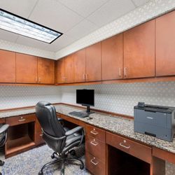Hampton Inn & Suites Fredericksburg-at Celebrate Virginia - Business Center