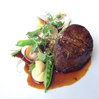 Elephant Hill - Beef fillet with fresh peas, burnt onion, walnut paste, roasted garlic and horseradish. - Wineries Near Me - Hastings, HKB