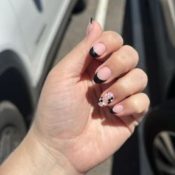 Lavish Nails & Spa