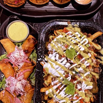 Cielo Karaoke Y Mas! - Asada fries . Chicken tinga tacos, carnitas sliders. All amazing - Karaoke Near Me - Fullerton, California Cielo Karaoke Y Mas! - Asada fries . Chicken tinga tacos, carnitas sliders. All amazing - Karaoke Near Me - Fullerton, California
