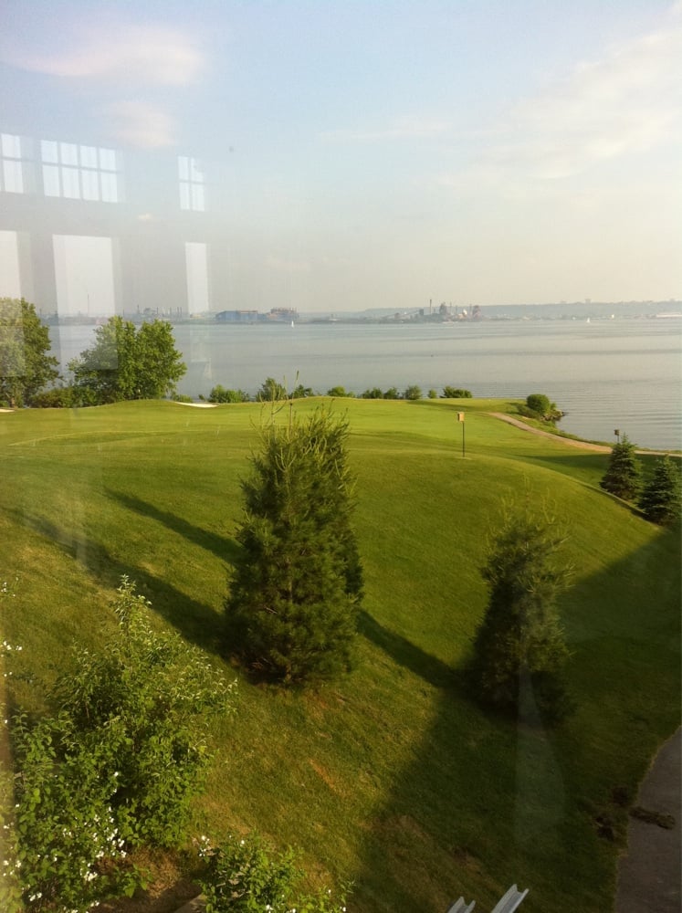 BURLINGTON GOLF & COUNTRY CLUB Updated September 2024 422 North