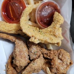 Surf's Up Beverly - Chicken and Catfish combo
