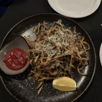 Six Eleven  - Fried zucchini strings - Bars Near Me - Martinez, California