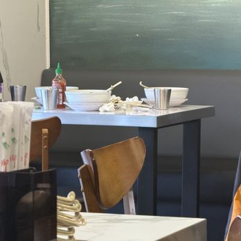 Pho Duoi Bo - Tables left uncleared for close to an hour. - Vietnamese Near Me - San Jose, California Pho Duoi Bo - Tables left uncleared for close to an hour. - Vietnamese Near Me - San Jose, California