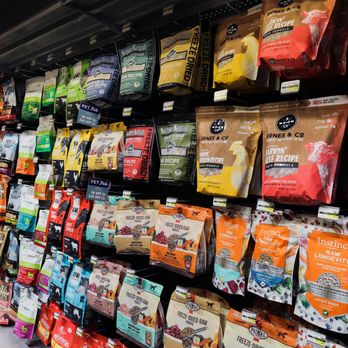 Tomlinson's Feed - Pet Stores Near Me - Austin, Texas