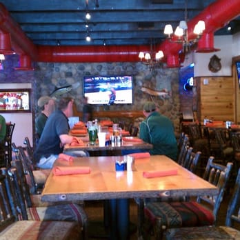 Twin Peaks - American Near Me - Round Rock, Texas