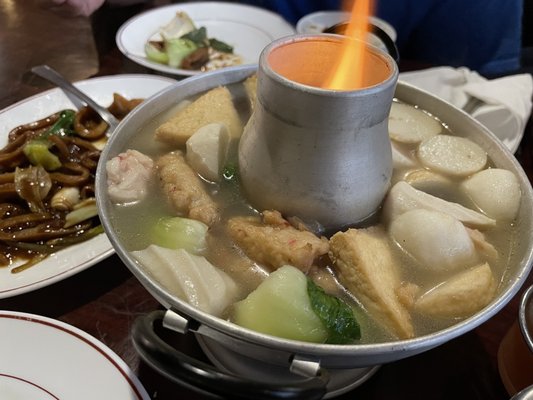 Lee's Chinese Restaurant by null