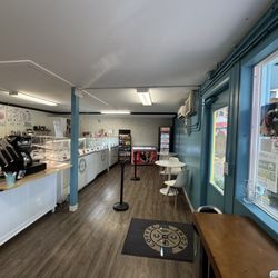 Coffee & Cone - Inside