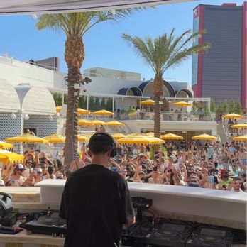 LIV Beach - Swimming Pools Near Me - Las Vegas, Nevada LIV Beach - Swimming Pools Near Me - Las Vegas, Nevada