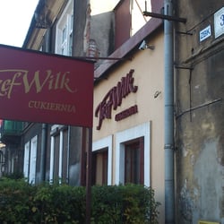 Cukiernia Józef Wilk - szyld i wejście do cukierni