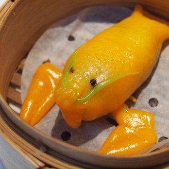 Lai Wah Heen - Steamed dumpling of fresh lobster escalopes & shrimp in garlic butter - Dim Sum Near Me - Toronto, Ontario Lai Wah Heen - Steamed dumpling of fresh lobster escalopes & shrimp in garlic butter - Dim Sum Near Me - Toronto, Ontario