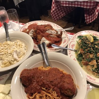 Maggiano's - Chicken Parmesan, Chicken Fettuccine Alfredo, chicken piccata, and Spaghetti and Meatballs - Italian Near Me - Cincinnati, Ohio Maggiano's - Chicken Parmesan, Chicken Fettuccine Alfredo, chicken piccata, and Spaghetti and Meatballs - Italian Near Me - Cincinnati, Ohio
