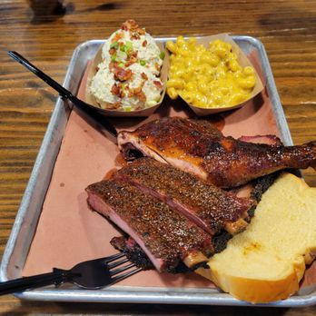 Hurtado Barbecue - Dang !!! This just looks GOOD!!! - Barbeque Near Me - Arlington, Texas