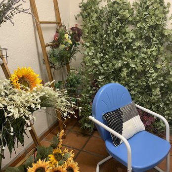 Pop Weds & Events - The florals she uses look so real! - Wedding Planning Near Me - Tucson, Arizona Pop Weds & Events - The florals she uses look so real! - Wedding Planning Near Me - Tucson, Arizona