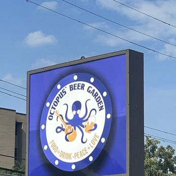 Octopus' Beer Garden - Beer Gardens Near Me - Mount Clemens, Michigan