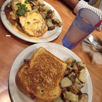 Arturo's Underground Cafe - Cafes Near Me - Austin, Texas