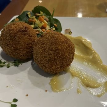 Main 101 Grill and Bar - Crab Cakes - New American Near Me - La Porte, Texas Main 101 Grill and Bar - Crab Cakes - New American Near Me - La Porte, Texas