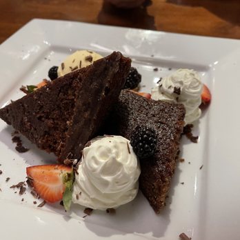 Rococo on Western - Russian Cake ala Mode - Seafood Near Me - Oklahoma City, Oklahoma