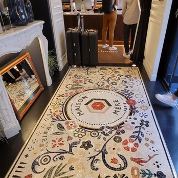 Maison Mere - Hotels Near Me - Paris