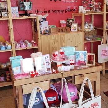 Bubbles Boba and Gifts - Inside the shop with lots of fun knick nacks - Bubble Tea Near Me - Sebastopol, California Bubbles Boba and Gifts - Inside the shop with lots of fun knick nacks - Bubble Tea Near Me - Sebastopol, California