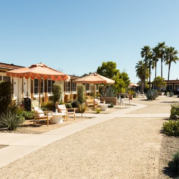 Skyview Motel - Landscaped Central Courtyard - Hotels Near Me - Los Alamos, California Skyview Motel - Landscaped Central Courtyard - Hotels Near Me - Los Alamos, California